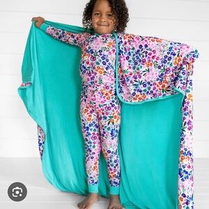 Little Sleepies Sweet Pea cloud blanket.